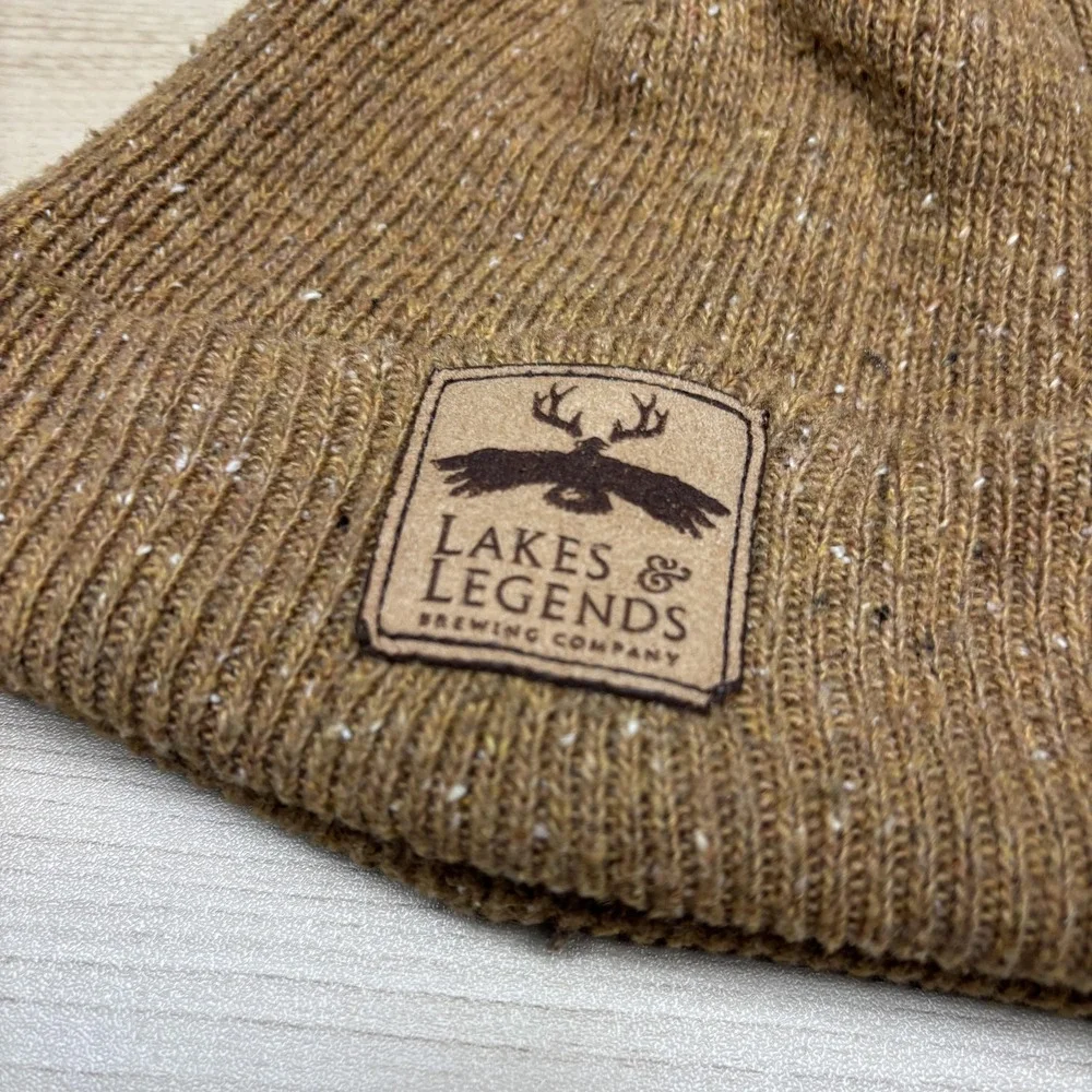 Lakes & Legends Hat Beanie Cuffed Knit Speckled Brown Brewery Patch Mens‎ Winter